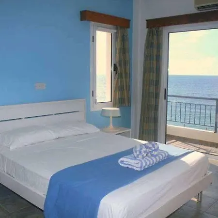 Blue Coral Отель Пафос