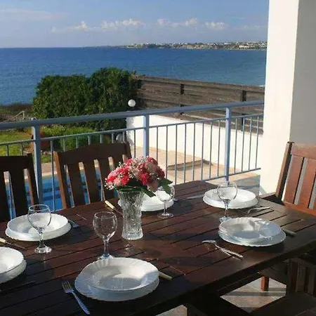 Blue Coral 3* Пафос